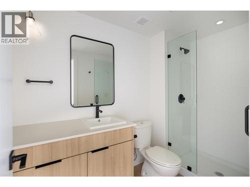 604 Cawston Avenue Unit# 615, Kelowna, BC - Indoor Photo Showing Bathroom
