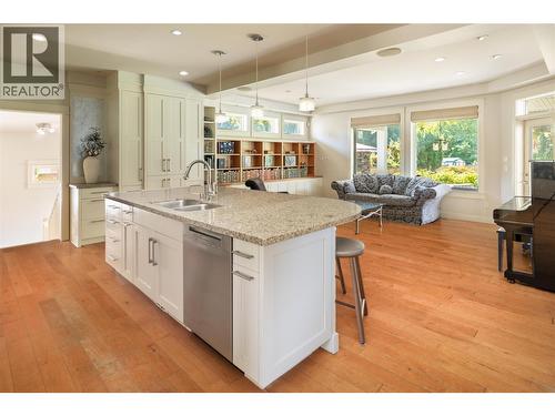 529 Knowles Road, Kelowna, BC - Indoor Photo Showing Kitchen With Double Sink