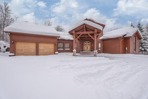 35 Ch. du Chevreuil  Lac-Supérieur, QC J0T 1J0