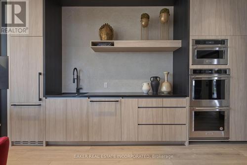 707 - 260 Malta Avenue, Brampton, ON - Indoor Photo Showing Kitchen