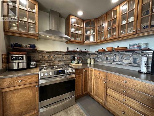 4782 Telqua Drive, 108 Mile Ranch, BC - Indoor Photo Showing Kitchen