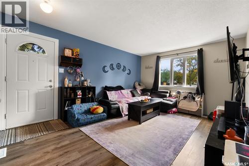 189 Mikkelson Drive, Regina, SK - Indoor Photo Showing Living Room