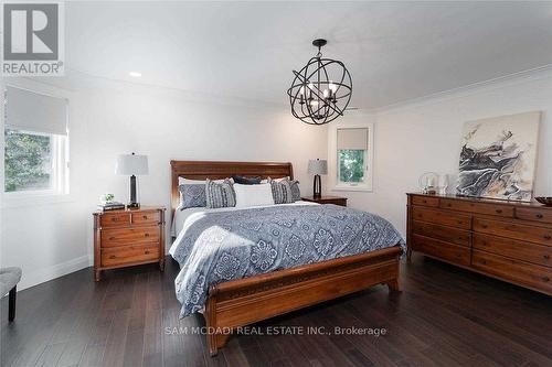 2064 Almira Court, Mississauga, ON - Indoor Photo Showing Bedroom