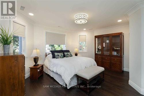 2064 Almira Court, Mississauga, ON - Indoor Photo Showing Bedroom