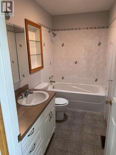 1832 Willowbrook Crescent, Dawson Creek, BC - Indoor Photo Showing Bathroom