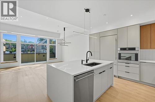 266 Baker Street Unit# 17, Nelson, BC - Indoor Photo Showing Kitchen With Double Sink With Upgraded Kitchen