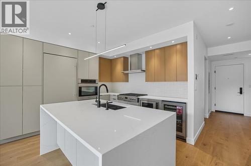 266 Baker Street Unit# 17, Nelson, BC - Indoor Photo Showing Kitchen With Double Sink