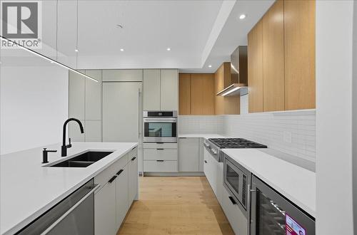 266 Baker Street Unit# 17, Nelson, BC - Indoor Photo Showing Kitchen With Double Sink With Upgraded Kitchen