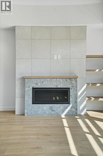 266 Baker Street Unit# 17, Nelson, BC - Indoor Photo Showing Living Room With Fireplace