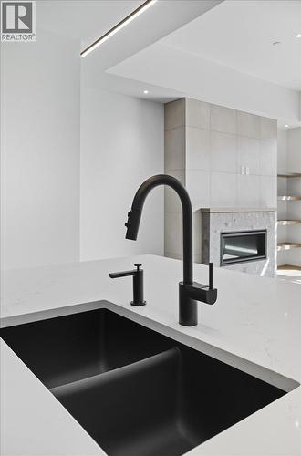 266 Baker Street Unit# 17, Nelson, BC - Indoor Photo Showing Kitchen With Double Sink