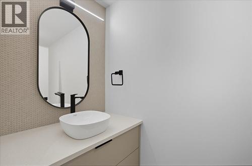 266 Baker Street Unit# 17, Nelson, BC - Indoor Photo Showing Bathroom