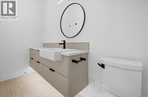 266 Baker Street Unit# 17, Nelson, BC - Indoor Photo Showing Bathroom