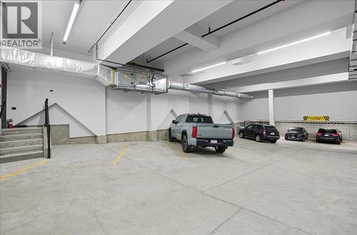 266 Baker Street Unit# 17, Nelson, BC - Indoor Photo Showing Garage
