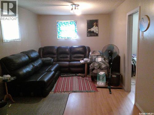 1253 Athol Street, Regina, SK - Indoor Photo Showing Living Room