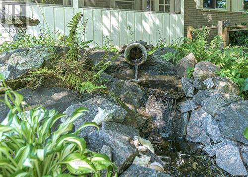 115 Douglas Street, Gravenhurst (Muskoka (S)), ON - Outdoor