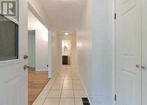 115 Douglas Street, Gravenhurst (Muskoka (S)), ON - Indoor Photo Showing Other Room