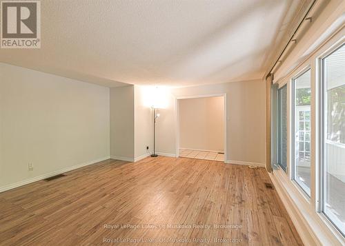 115 Douglas Street, Gravenhurst (Muskoka (S)), ON - Indoor Photo Showing Other Room