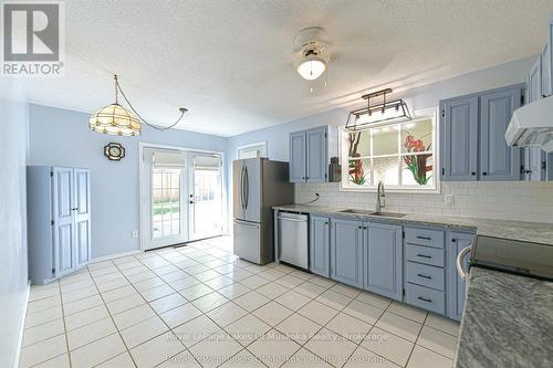 115 Douglas Street, Gravenhurst (Muskoka (S)), ON - Indoor Photo Showing Kitchen