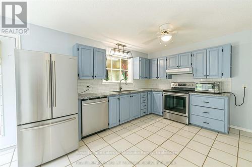115 Douglas Street, Gravenhurst (Muskoka (S)), ON - Indoor Photo Showing Kitchen