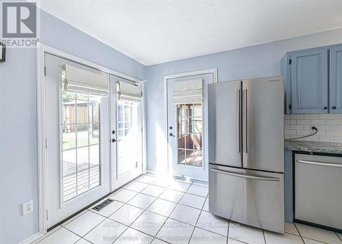115 Douglas Street, Gravenhurst (Muskoka (S)), ON - Indoor Photo Showing Kitchen