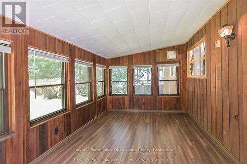 115 Douglas Street, Gravenhurst (Muskoka (S)), ON - Indoor Photo Showing Other Room