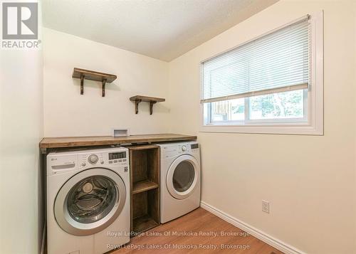 115 Douglas Street, Gravenhurst (Muskoka (S)), ON - Indoor Photo Showing Laundry Room