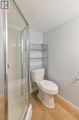 115 Douglas Street, Gravenhurst (Muskoka (S)), ON - Indoor Photo Showing Bathroom