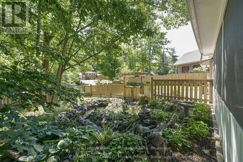 115 Douglas Street, Gravenhurst (Muskoka (S)), ON - Outdoor