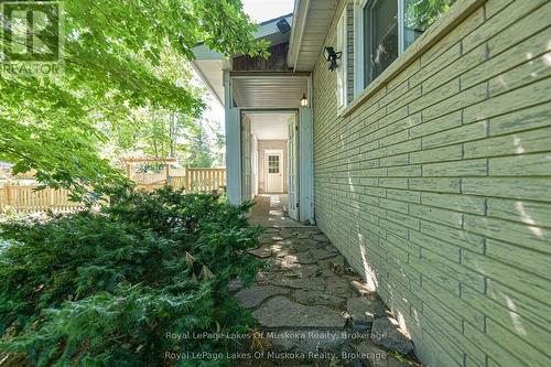 115 Douglas Street, Gravenhurst (Muskoka (S)), ON - Outdoor