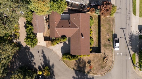 4101 Scoones Pl, Saanich, BC 