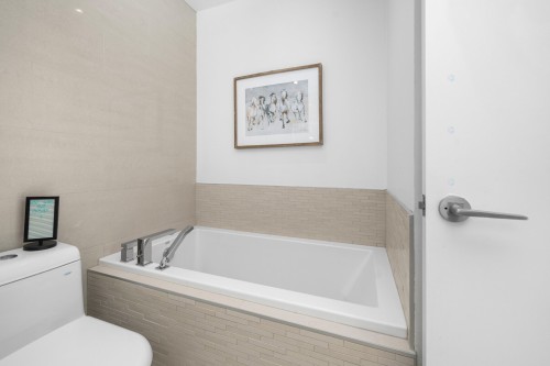 Salle de bains - 1807-495 Av. Viger O., Montréal (Ville-Marie), QC - Indoor Photo Showing Bathroom