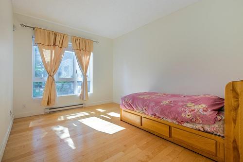 Bedroom - 201-1650 Rue St-Louis, Montréal (Saint-Laurent), QC - Indoor Photo Showing Bedroom