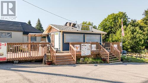 Convenient location - 106 Broadway Street W, Merrickville-Wolford, ON 