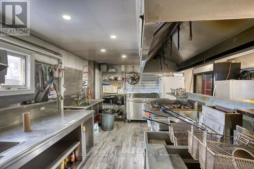 Turn-key business - 106 Broadway Street W, Merrickville-Wolford, ON 