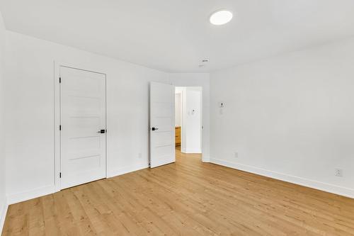 Chambre à coucher principale - 9334 Rue Riverin, Brossard, QC - Indoor Photo Showing Other Room