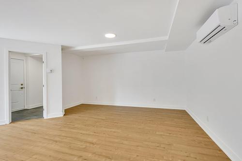 Salle à manger - 9334 Rue Riverin, Brossard, QC - Indoor Photo Showing Other Room