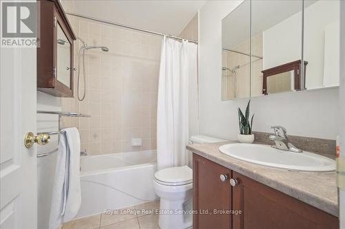 4737 Deforest Crescent, Burlington (Alton), ON - Indoor Photo Showing Bathroom