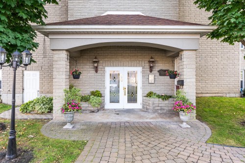 Hall d'entrée/Vestibule - 201-60 Rue Du Lac, Magog, QC - Indoor Photo Showing Other Room