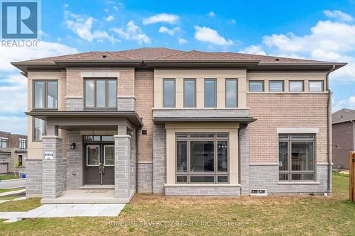 1 ARMILIA PLACE  Whitby, ON L1P 0N9