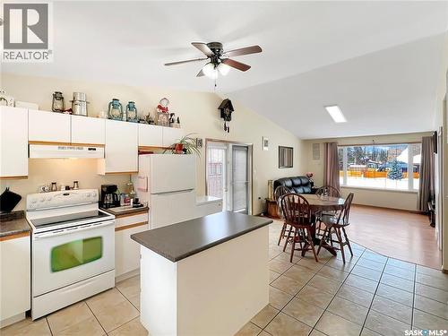 6 Tye Place, Candle Lake, SK - Indoor Photo Showing Kitchen