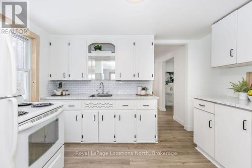 80 Concession 8 Road E, Tiny, ON - Indoor Photo Showing Kitchen