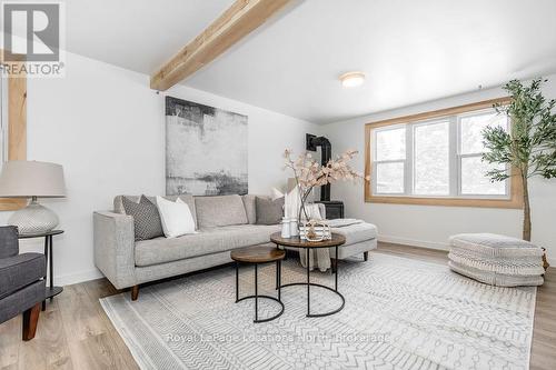 80 Concession 8 Road E, Tiny, ON - Indoor Photo Showing Living Room