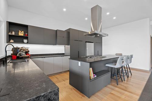 Cuisine - 819 Rue De La Campagne, Sainte-Adèle, QC - Indoor Photo Showing Kitchen With Double Sink With Upgraded Kitchen