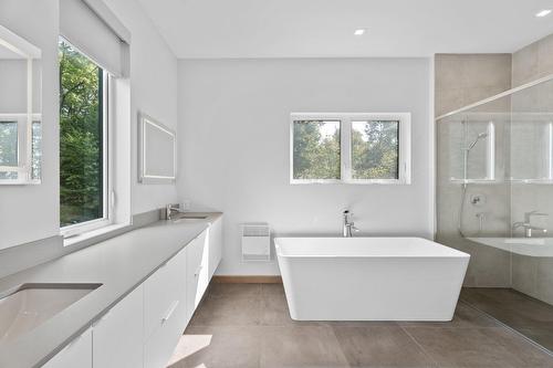 Salle de bains attenante à la CCP - 819 Rue De La Campagne, Sainte-Adèle, QC - Indoor Photo Showing Bathroom