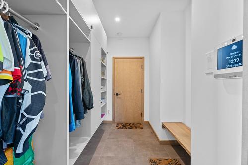 Penderie (Walk-in) - 819 Rue De La Campagne, Sainte-Adèle, QC - Indoor With Storage