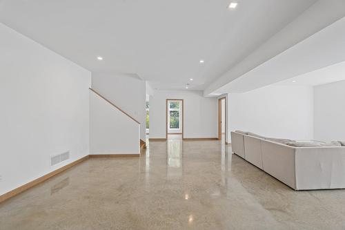 Salle familiale - 819 Rue De La Campagne, Sainte-Adèle, QC - Indoor Photo Showing Other Room