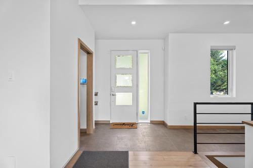 Hall d'entrée/Vestibule - 819 Rue De La Campagne, Sainte-Adèle, QC - Indoor Photo Showing Other Room