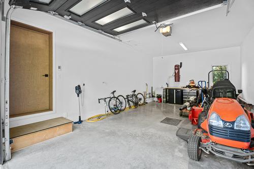 Garage - 819 Rue De La Campagne, Sainte-Adèle, QC - Indoor Photo Showing Garage