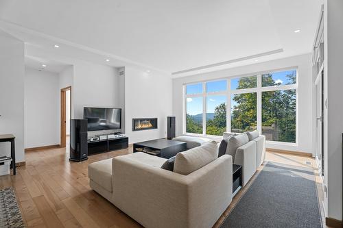 Salon - 819 Rue De La Campagne, Sainte-Adèle, QC - Indoor Photo Showing Living Room With Fireplace