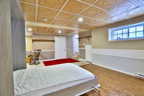 Sous-sol - 193 Ch. Tawachiche E., Lac-Aux-Sables, QC - Indoor Photo Showing Other Room